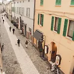 Guesthost - Byron In Historic Center Daire *