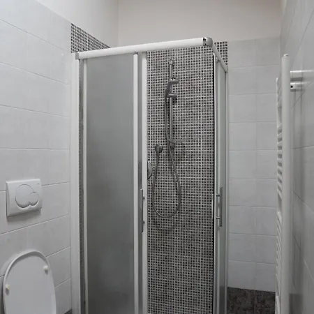 Lägenhet Guesthost - Byron In Historic Center