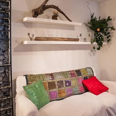 Guesthost - Byron In Historic Center Apartman