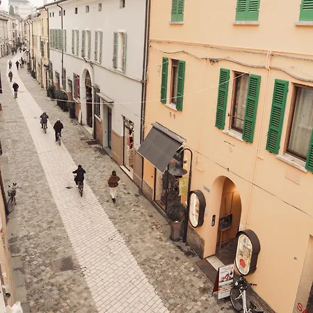 Guesthost - Byron In Historic Center Apartman *