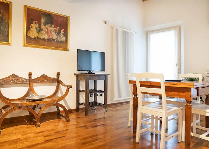 Guesthost - Byron In Historic Center Ravenna